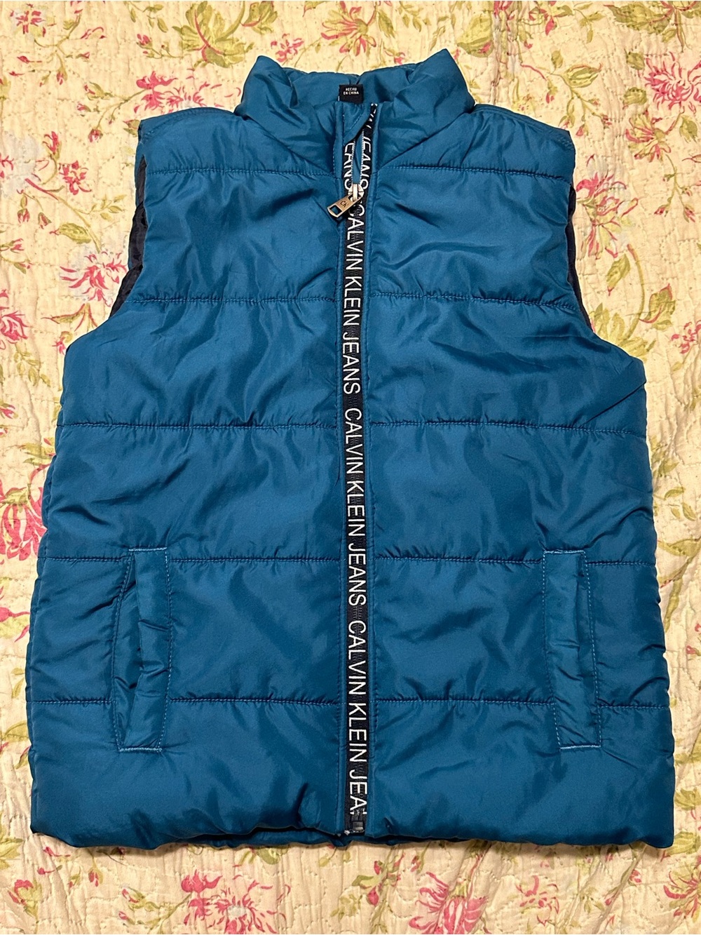 Calvin Klein Jeans Boys Teal Puffer Vest Full Zip Size 6  Pockets Logo Zipper